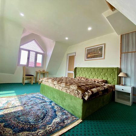 Al Jalal Resort Srīnagar Esterno foto