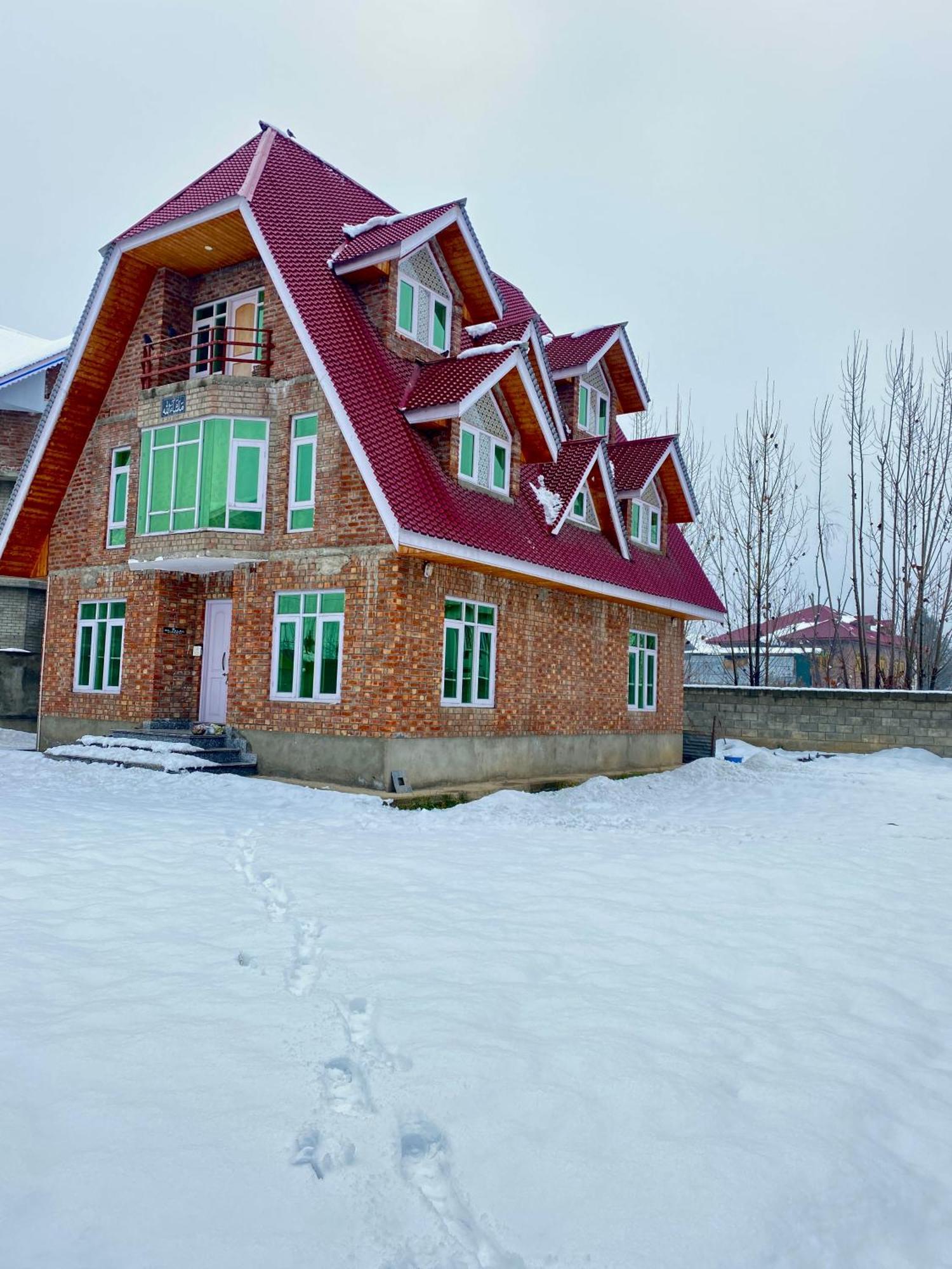 Al Jalal Resort Srīnagar Esterno foto
