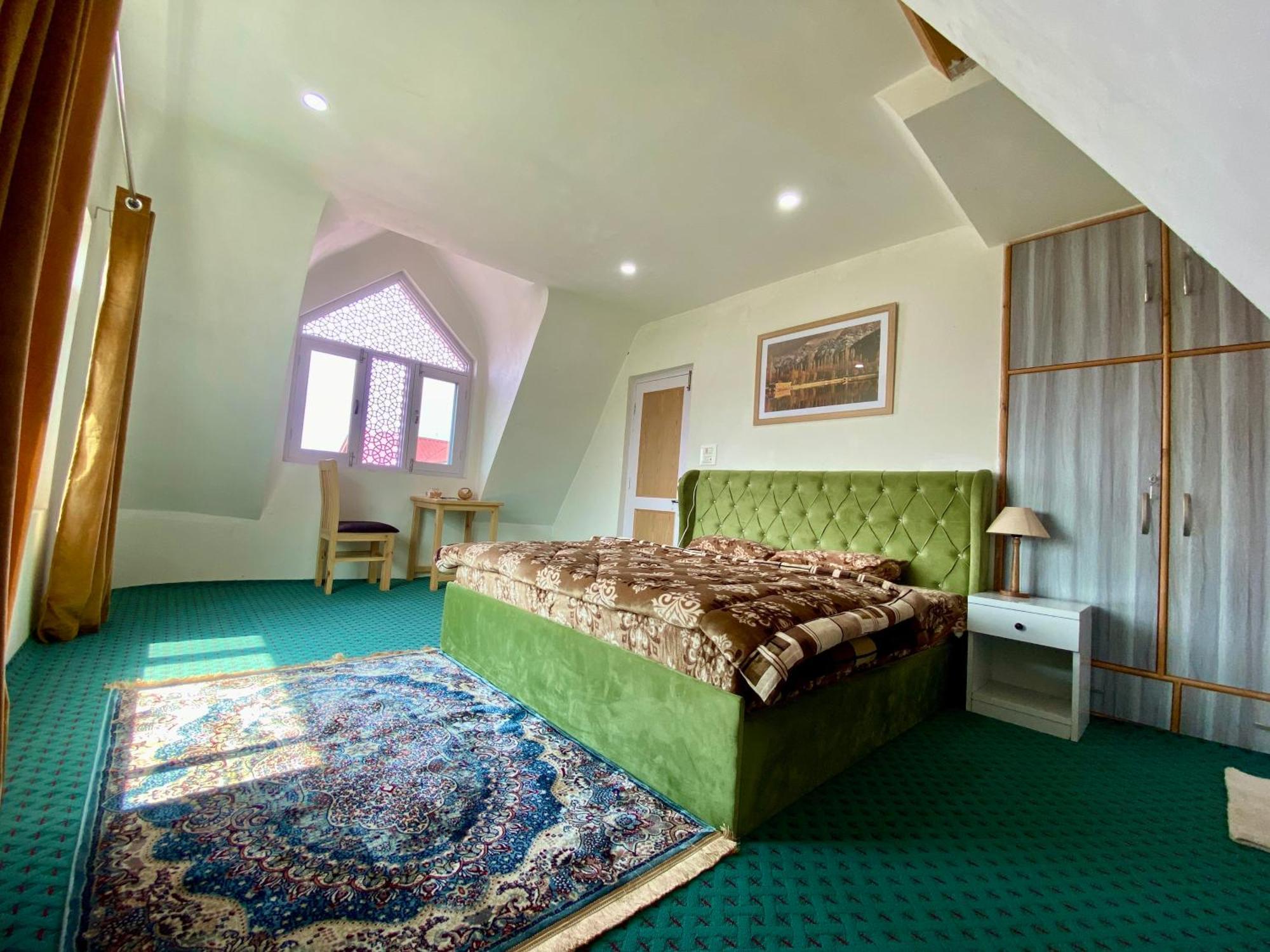 Al Jalal Resort Srīnagar Esterno foto