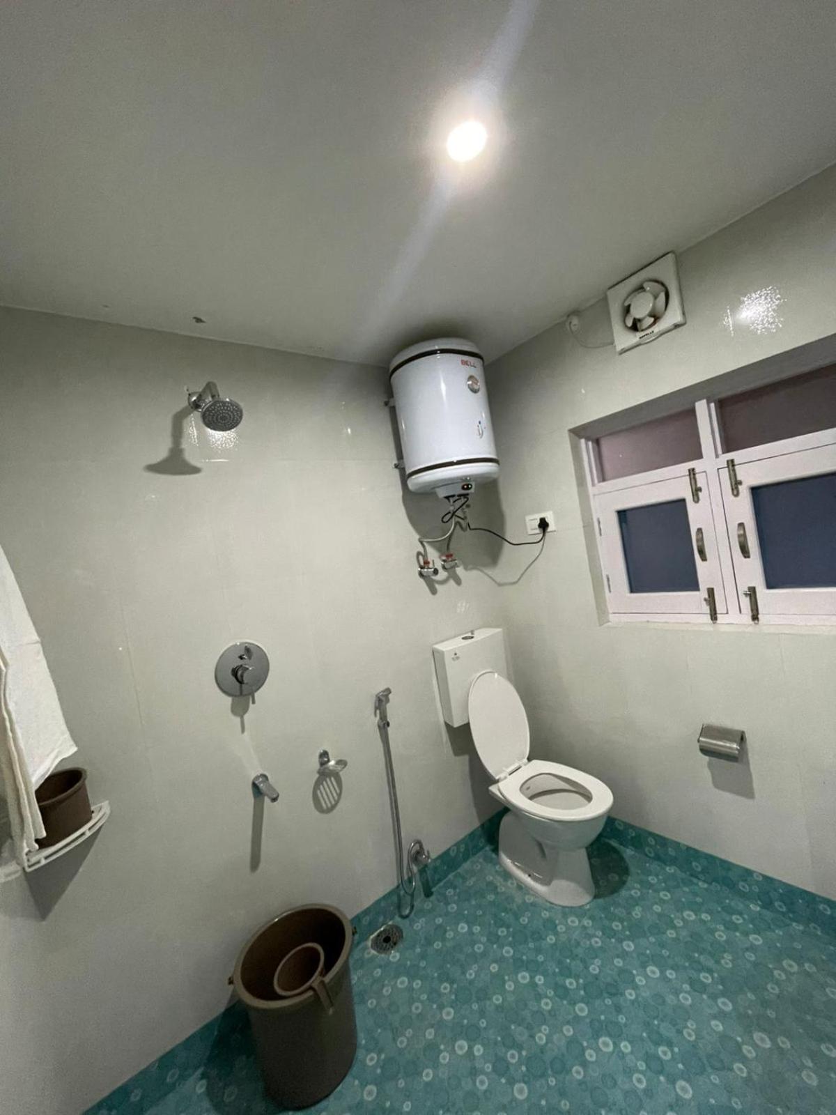 Al Jalal Resort Srīnagar Esterno foto